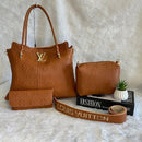 Bolsa Grande em Couro LV Elegance- Lançamento 2025 - A Procurada das Mulheres - PROMOÇÃO ANO NOVO + BRINDES EXCLUSIVOS (Carteira +Necessaire) Últimas Unidades!