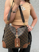 Bolsa Média Astrid LV Couro -  Lançamento 2025 A queridinha das Mulheres! [PROMOÇÃO ANO NOVO + BRINDE (Carteira Exclusiva)