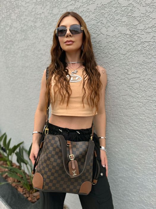 Bolsa Média Astrid LV Couro -  Lançamento 2025 A queridinha das Mulheres! [PROMOÇÃO ANO NOVO + BRINDE (Carteira Exclusiva)